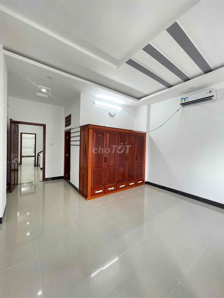 Nhà mới 2 lầu 4pn full nội thất KDC Hưng Phú 1 (gần ST. Go)