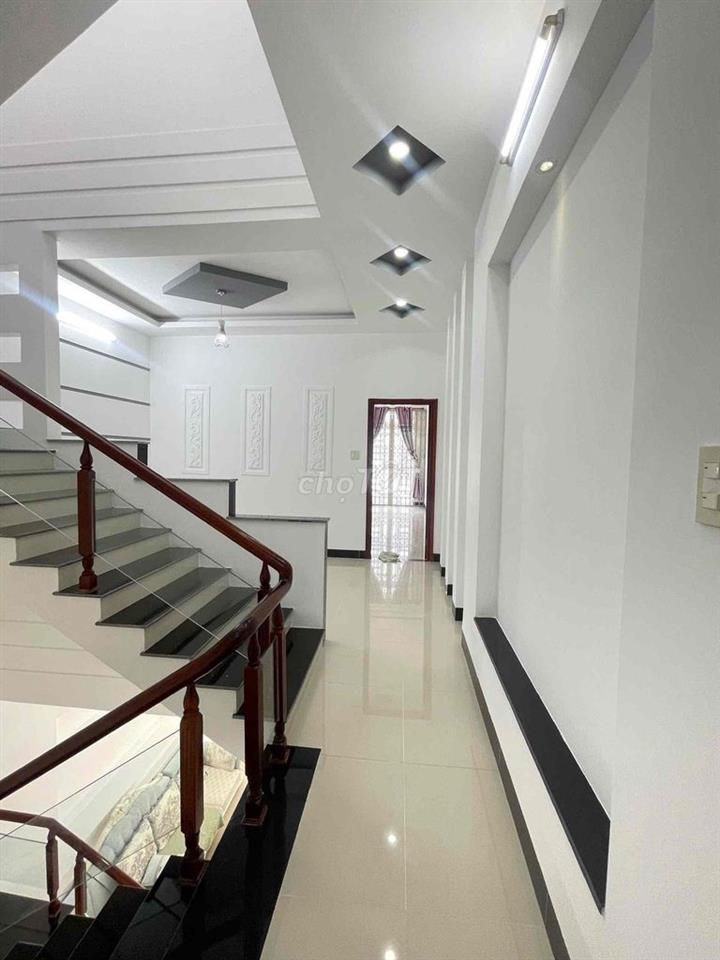 Nhà mới 2 lầu 4pn full nội thất KDC Hưng Phú 1 (gần ST. Go)