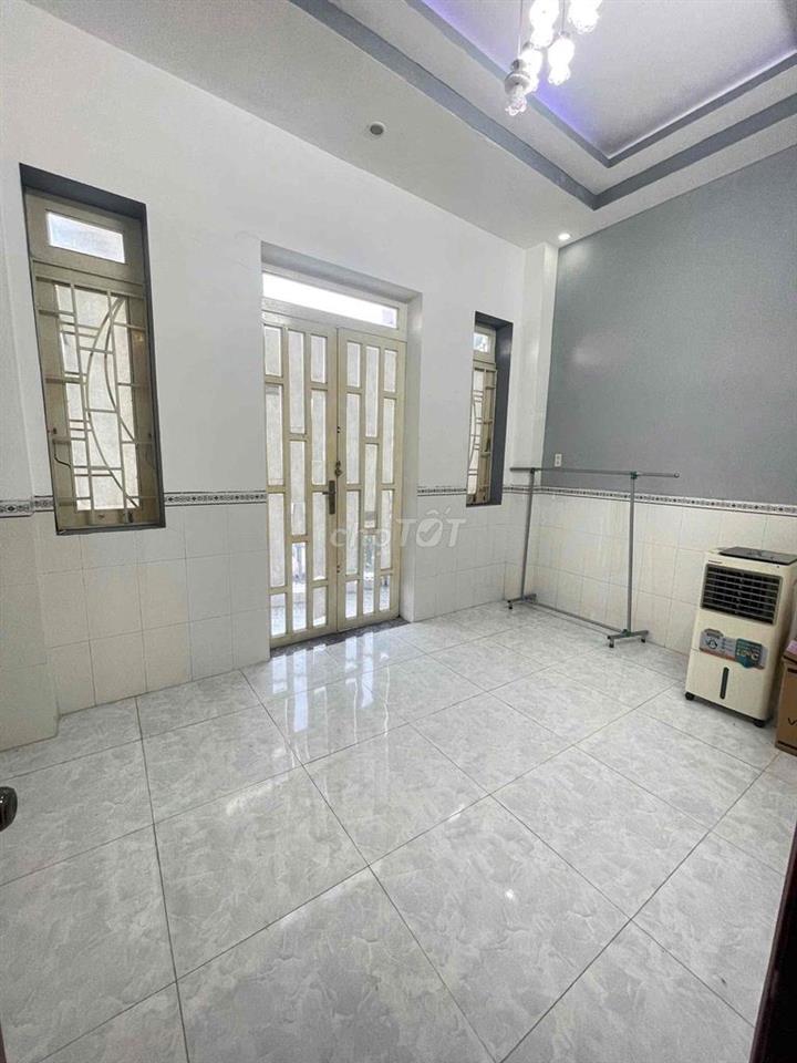 Nhà lầu 3 phòng hẻm 3/2 (gần Đại học Cần Thơ)