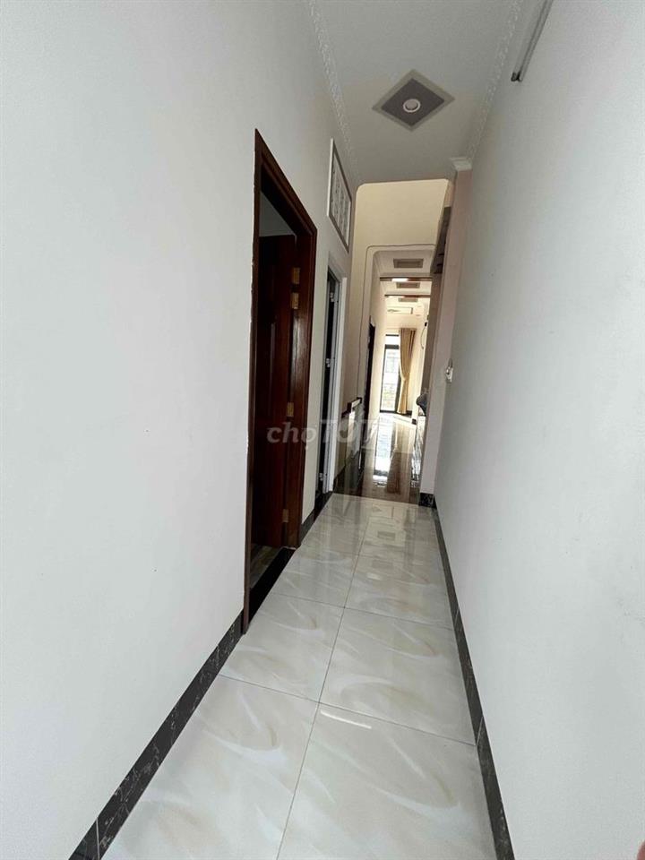Nhà mới đẹp 4 phòng KDC Đại Học Y Dược