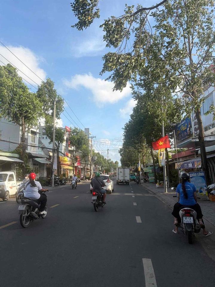 Nhà mặt tiền Đồng Văn Cống giá tốt