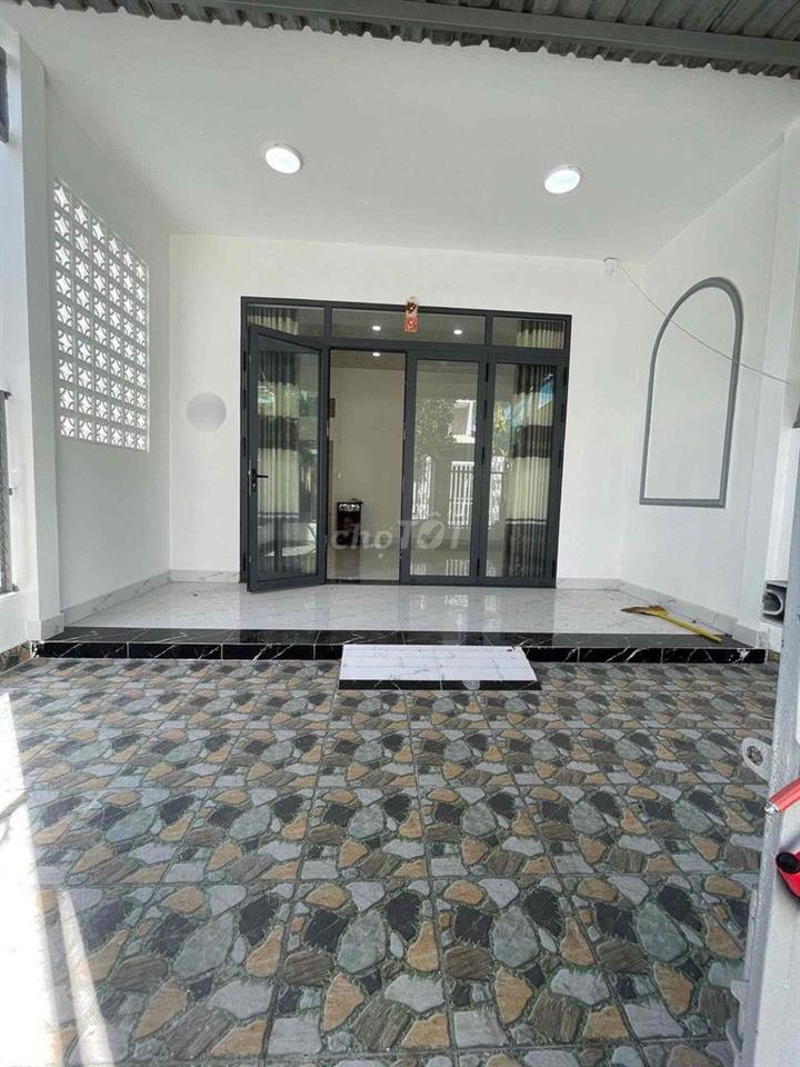 Nhà rộng 2 phòng hẻm Tầm Vu