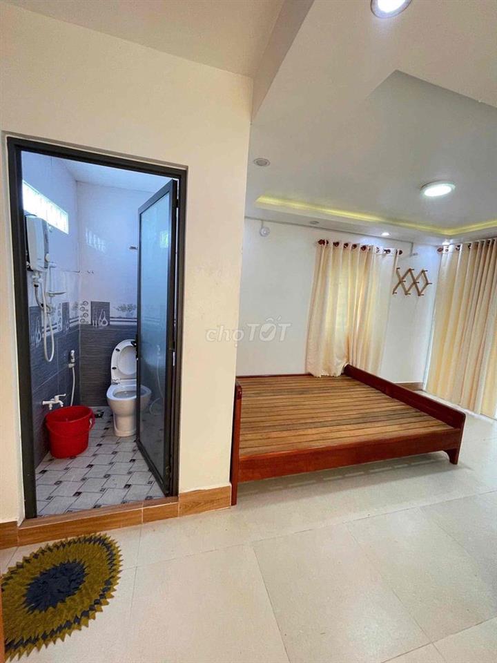 Nhà mới có nội thất gần cầu Bình Thuỷ