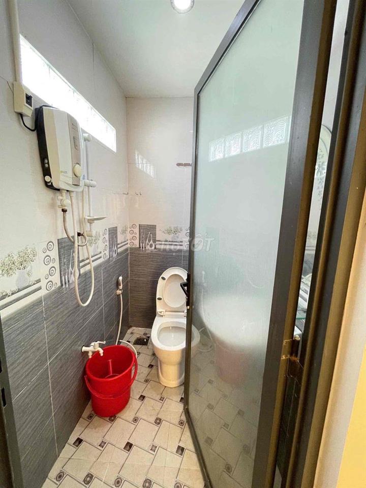 Nhà mới có nội thất gần cầu Bình Thuỷ