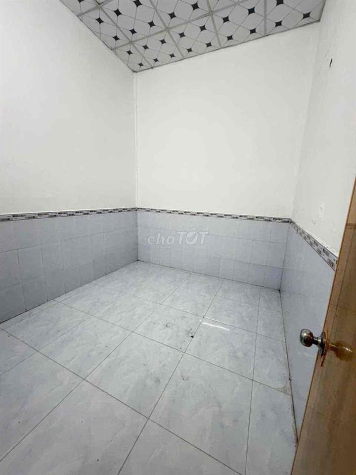 Nhà mặt tiền Trần Quang Diệu nhỏ (thuận tiện ở và kinh doanh)