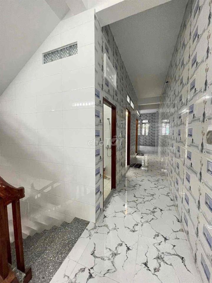 Nhà mới đẹp 2 lầu trục chính KdC Nam Long