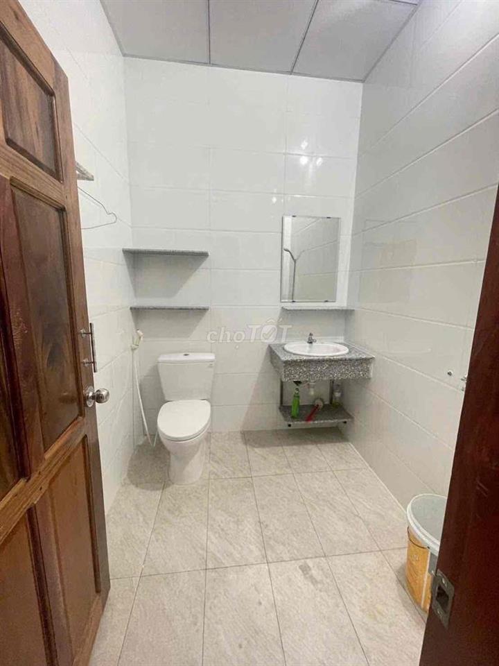 Nhà mới đẹp 2 lầu trục chính KdC Nam Long