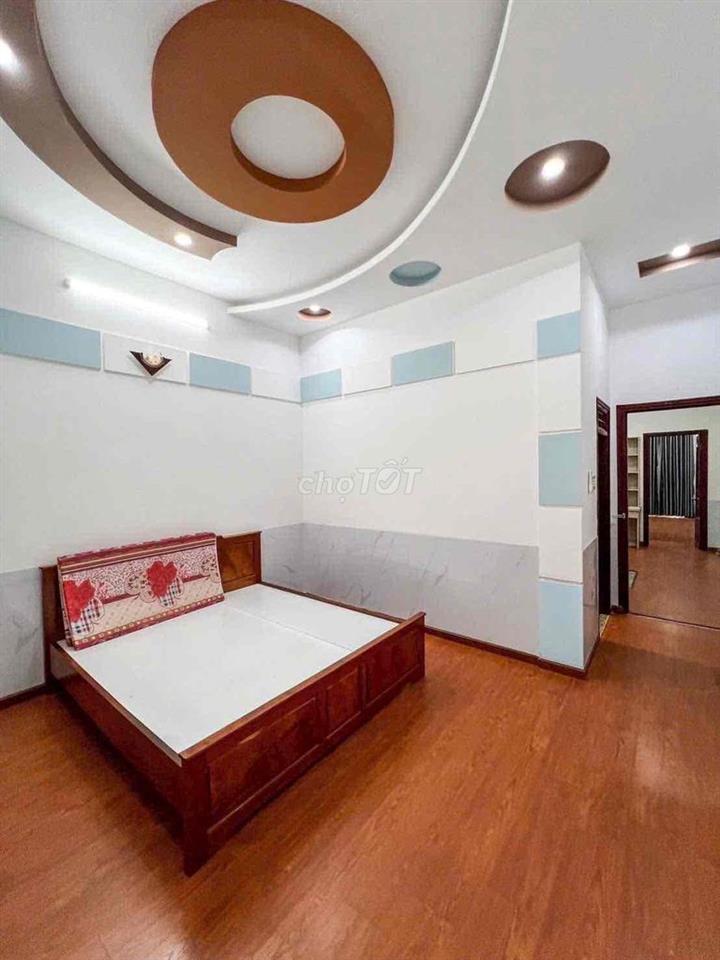 Nhà mới 2 lầu full nội thất KDC 91B