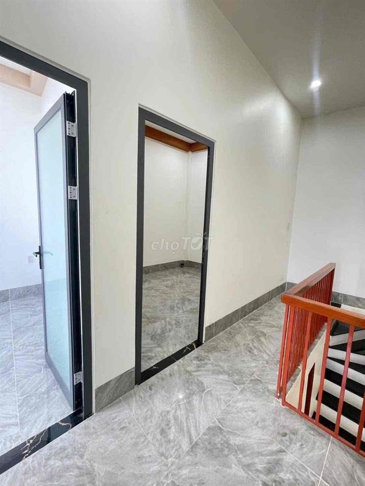 Nhà mới 2 phòng hẻm Bờ Hồ Huỳnh Cương