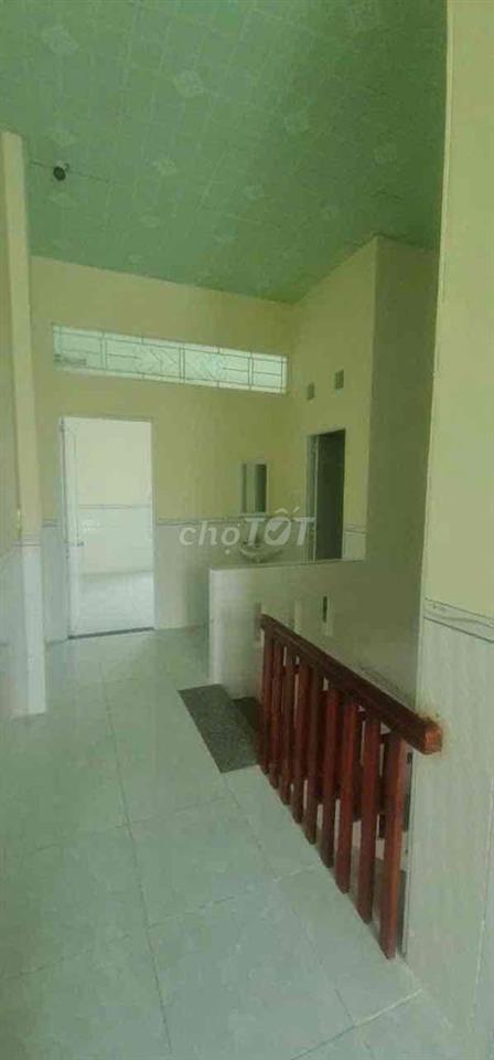 Nhà mới lầu KDC Hồng Loan