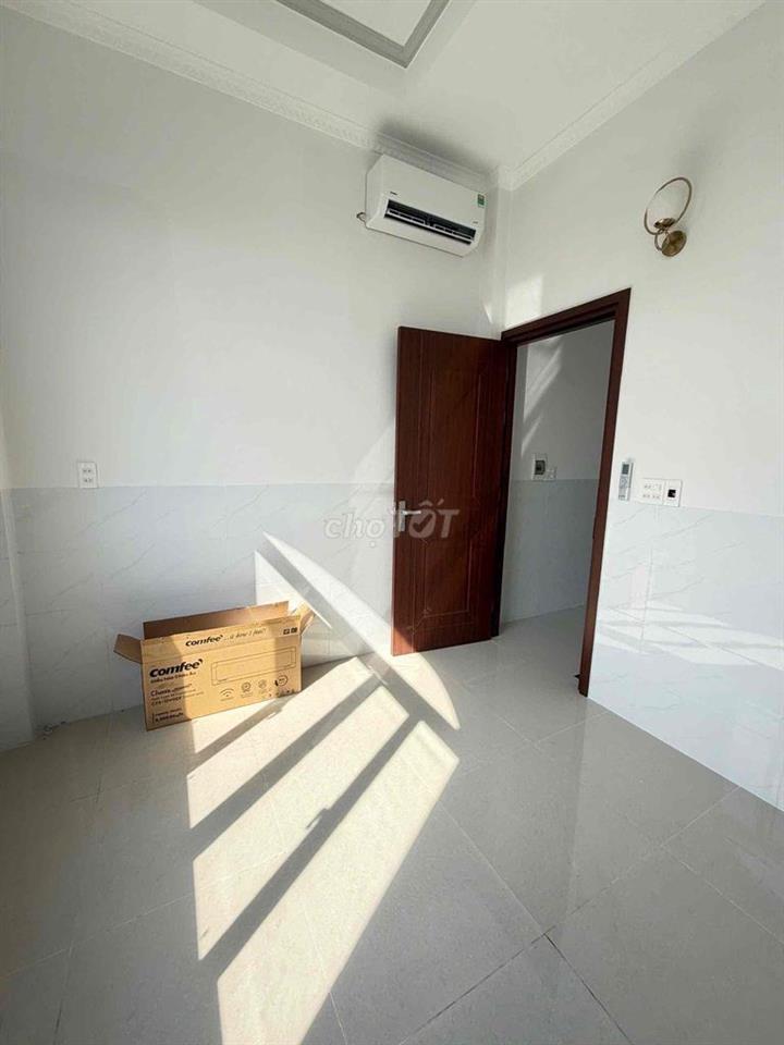 Nhà mới 3pn 3 máy lạnh Hẻm Trần Hưng Đạo