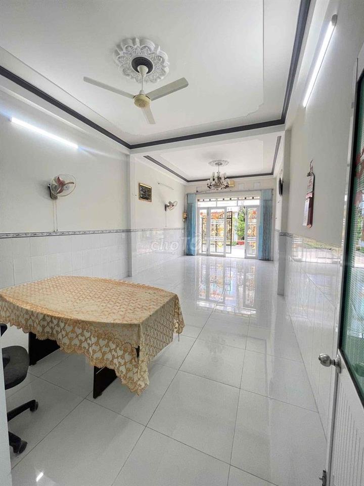 Nhà mới 3 phòng Hẻm đậu oto Trần Quang Diệu