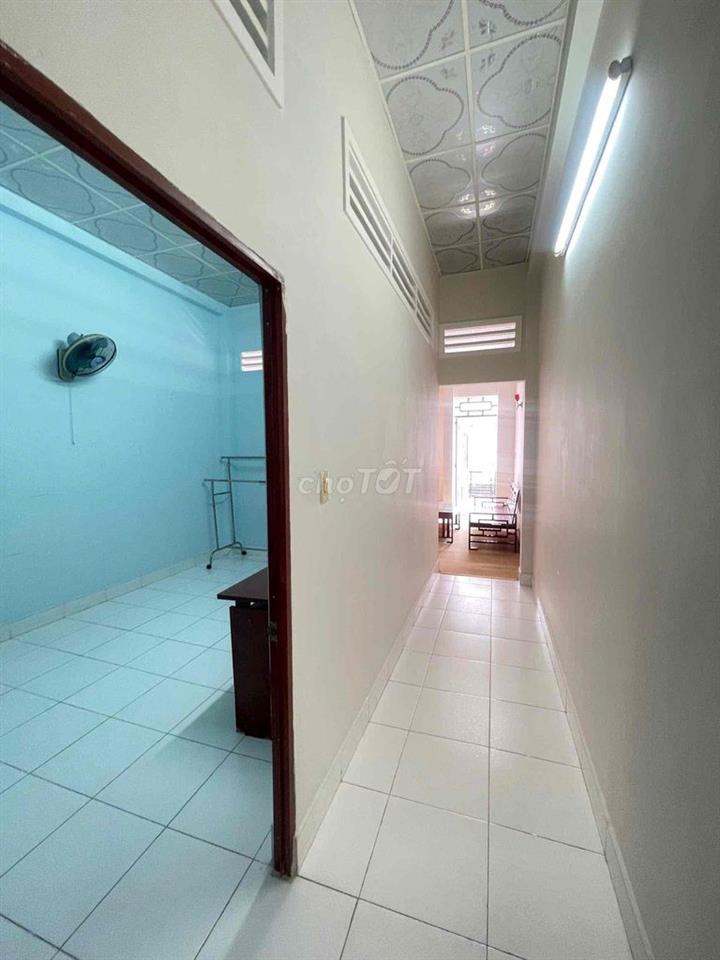 Nhà mới 3 phòng Hẻm đậu oto Trần Quang Diệu