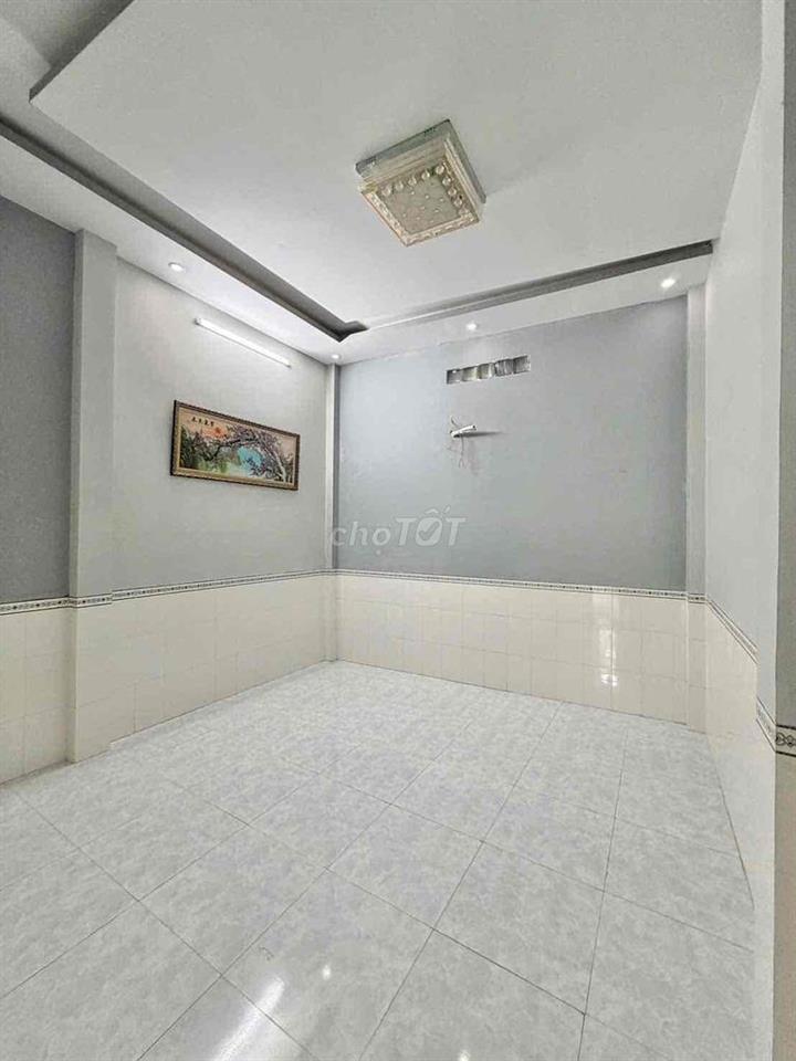 Nhà mới 3 phòng Hẻm 3/2