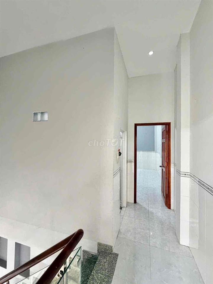 Nhà mới 3 phòng Hẻm 3/2