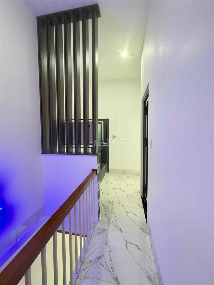 Nhà mới trệt lầu hẻm Bờ Hồ Huỳnh Cương