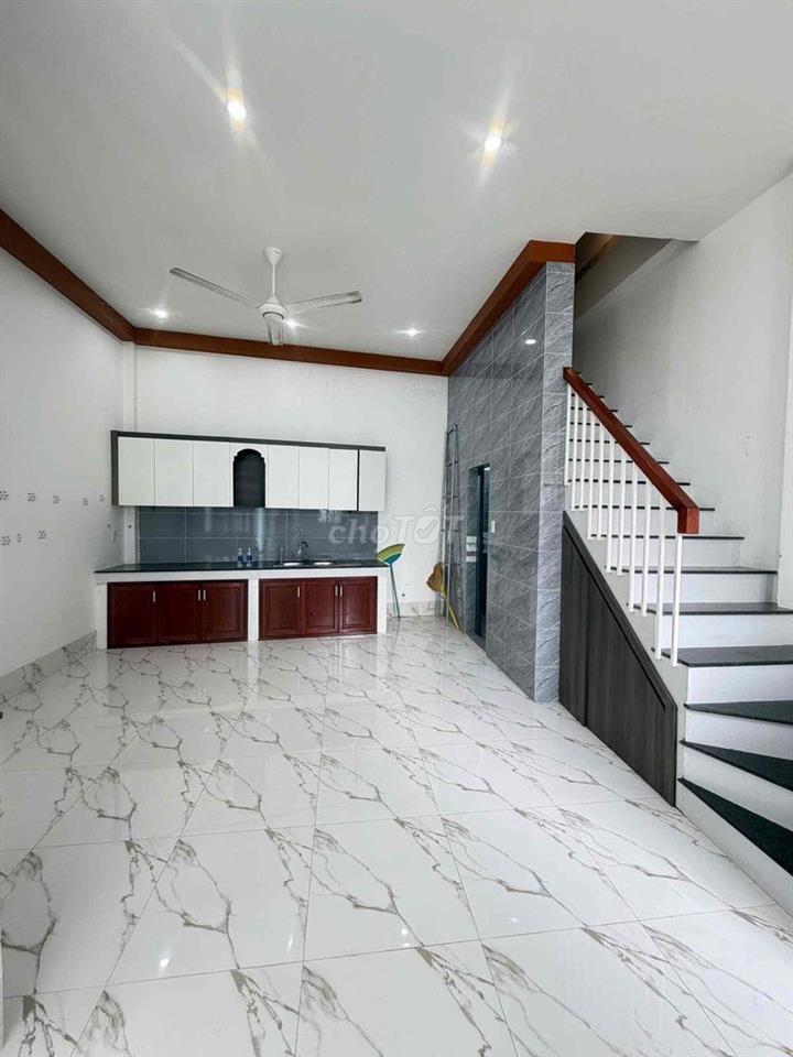 Nhà mới trệt lầu hẻm Bờ Hồ Huỳnh Cương