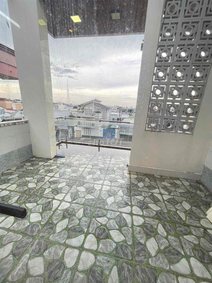 Nhà 2 lầu mặt tiền Trần Hoàng Na