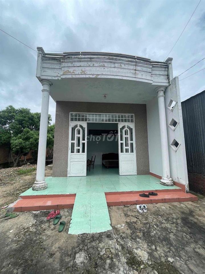 Nhà sân vườn 6x40 đường Nguyễn Văn Trường