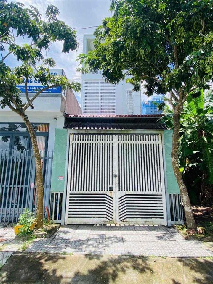 Nhà 4 phòng có nội thất KDC cty8