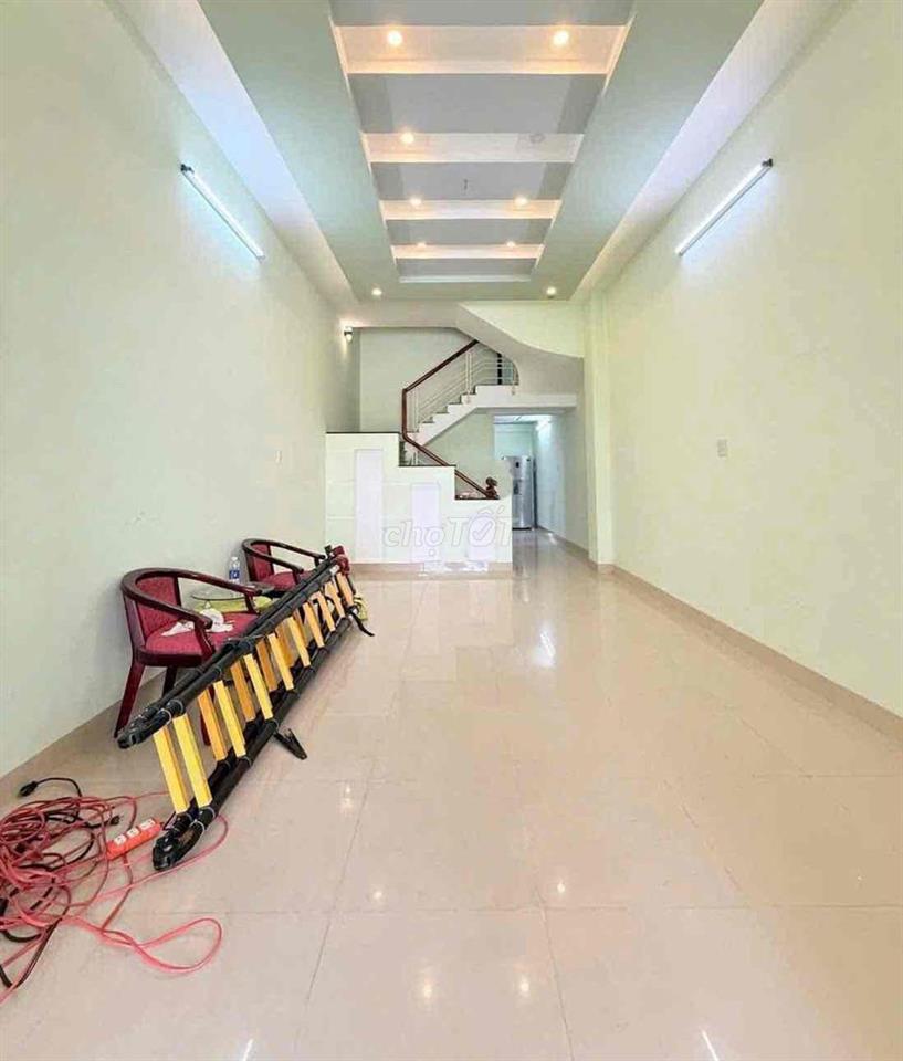 Nhà 4 phòng có nội thất KDC cty8