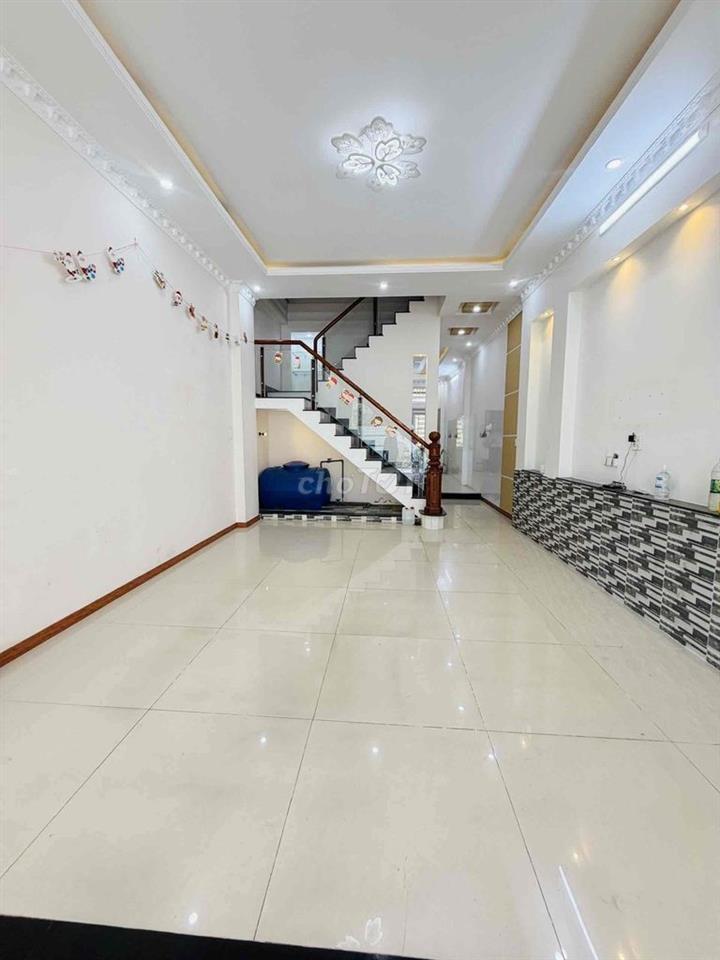 Nhà mới 3 phòng KDC Hưng pHú 1