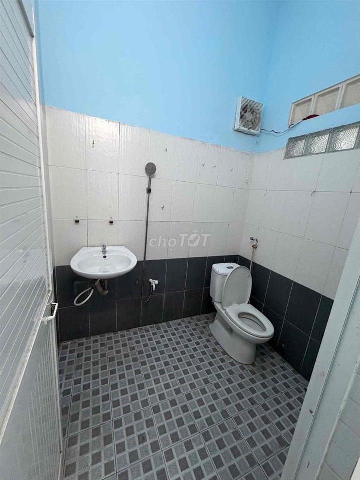 Nhà nguyên căn 5x16m kdc Hồng Loan