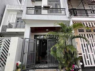 Nhà lầu 2 phòng full nội thất gần Vincom Hùng Vương