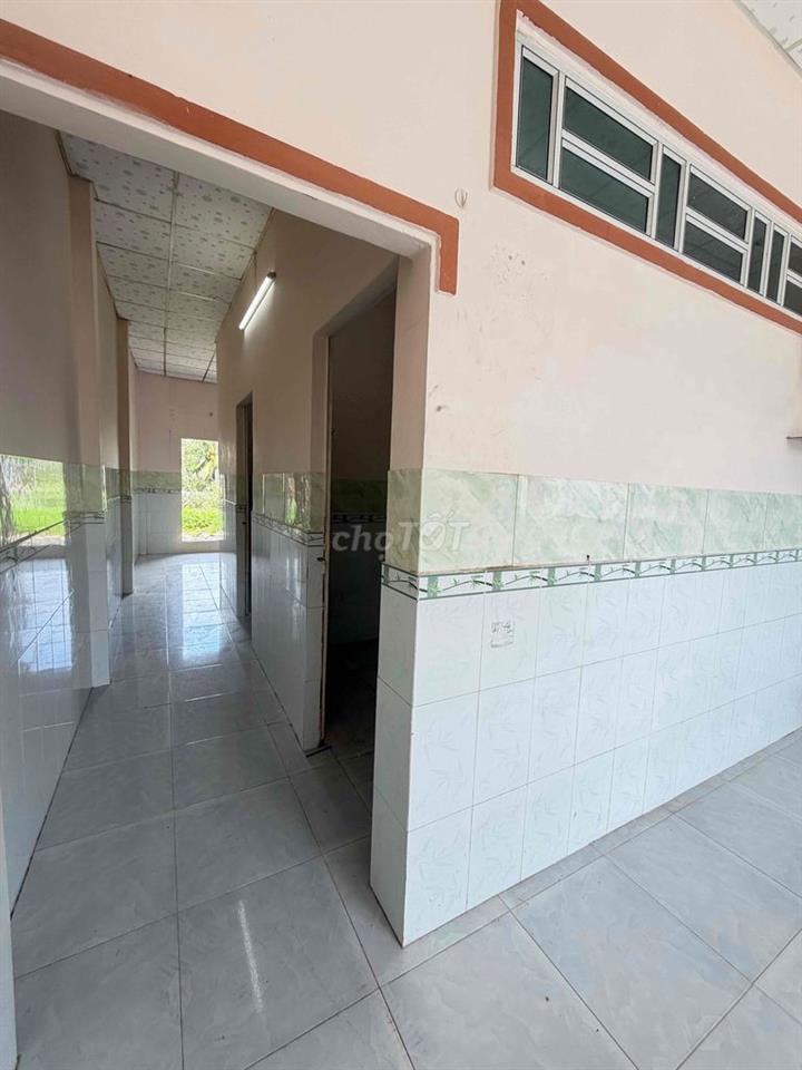 Nhà sân vườn 210m2 cách ĐH Tây Đô 2km