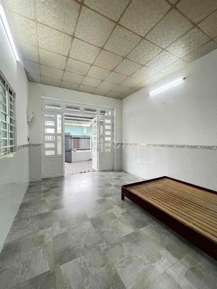 Nhà 4x26m 2 phòng hẻm Nguyễn Văn Cừ
