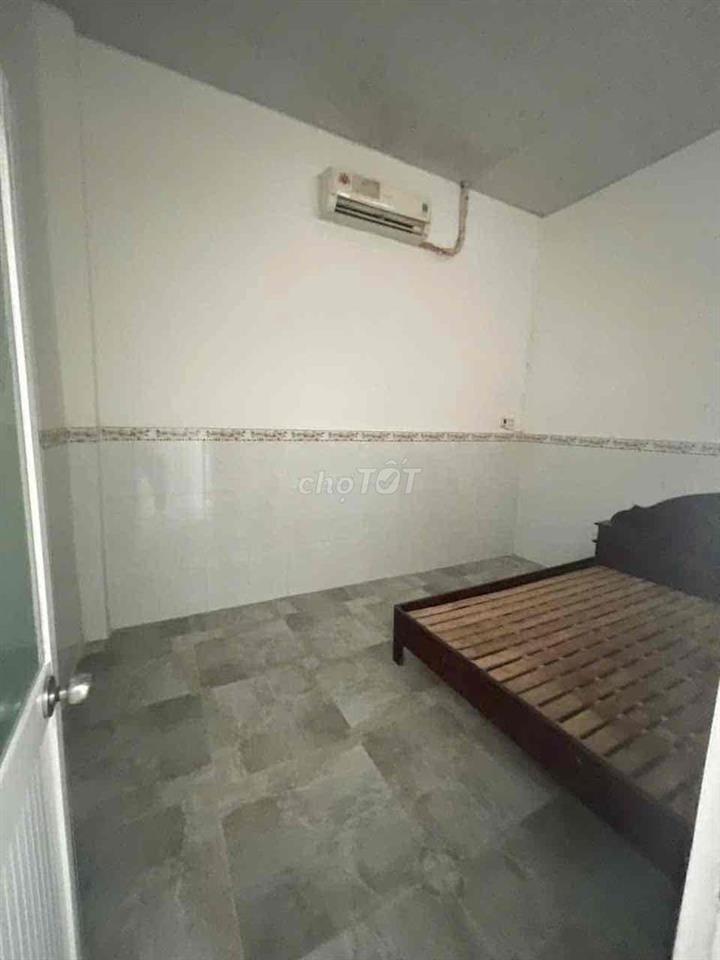 Nhà 4x26m 2 phòng hẻm Nguyễn Văn Cừ