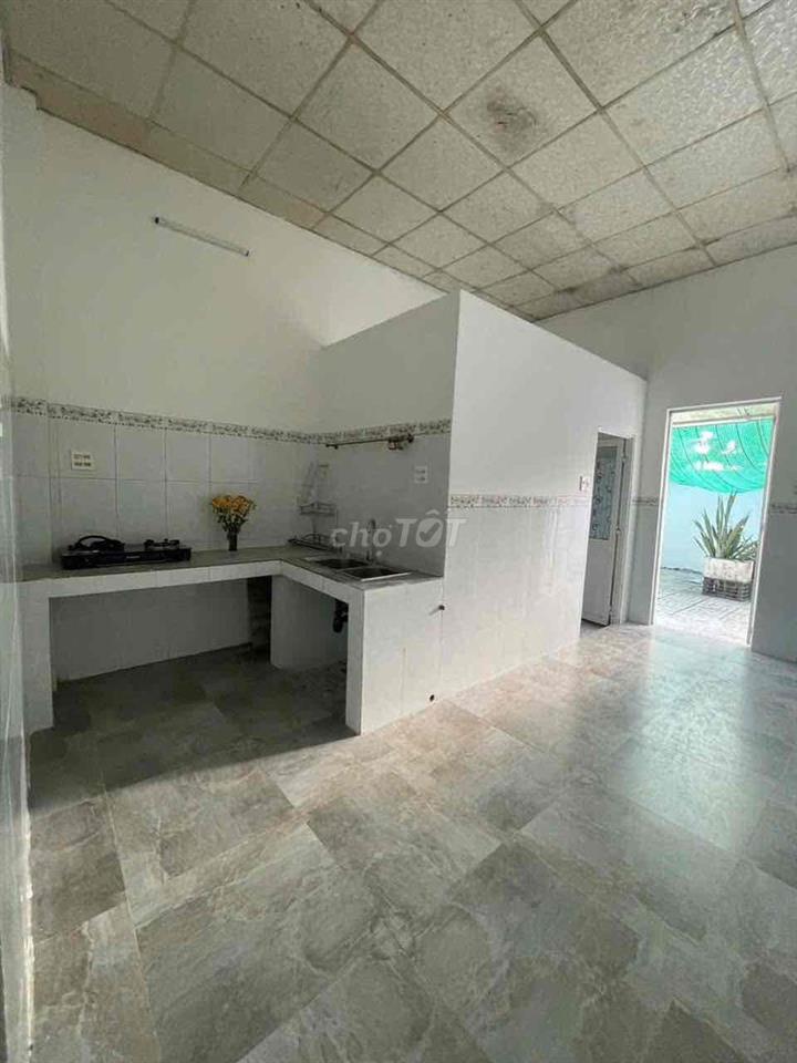 Nhà 4x26m 2 phòng hẻm Nguyễn Văn Cừ