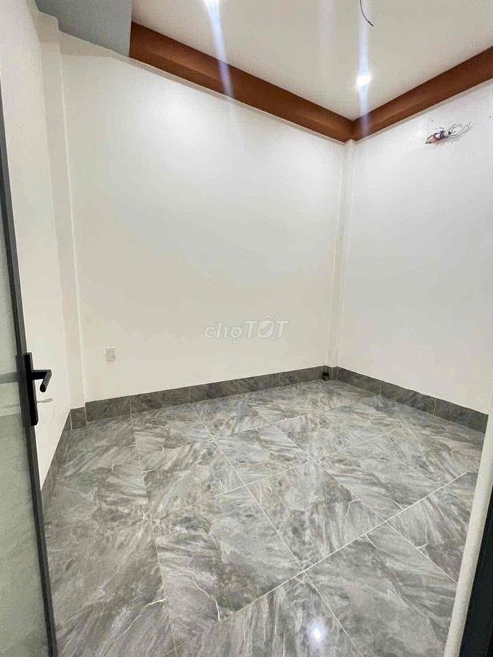 Nhà lầu mới 2 phòng hẻm bờ hồ Huỳnh Cương