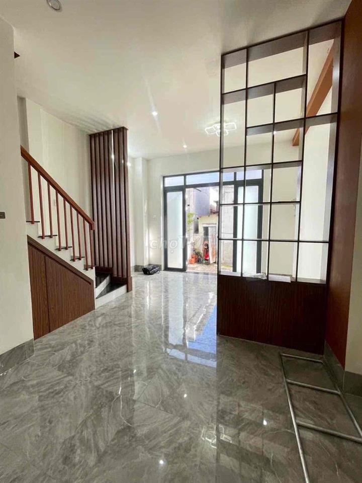 Nhà lầu mới 2 phòng hẻm bờ hồ Huỳnh Cương