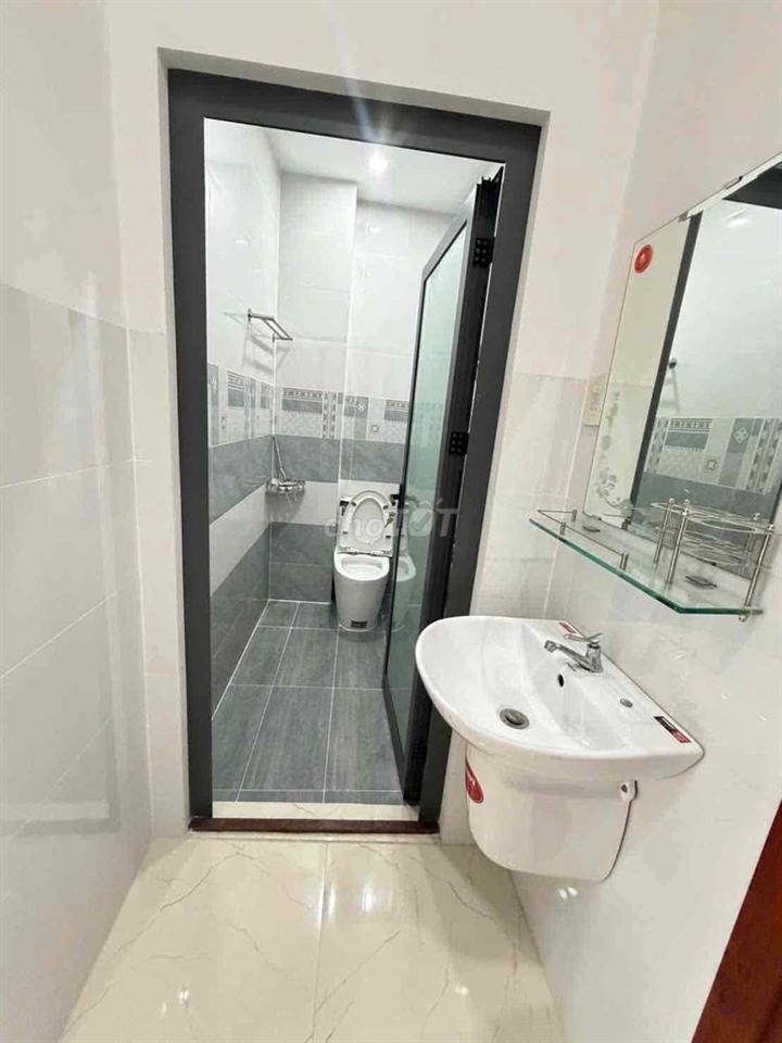 Nhà trệt 2 lầu mới đường Lê Phước Thọ