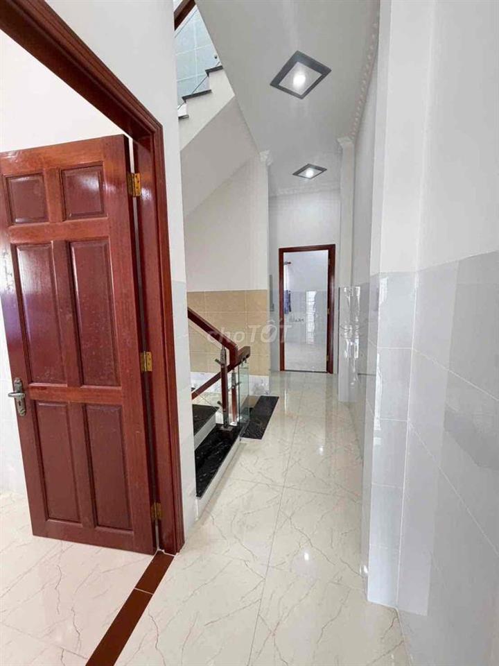 Nhà trệt 2 lầu mới đường Lê Phước Thọ