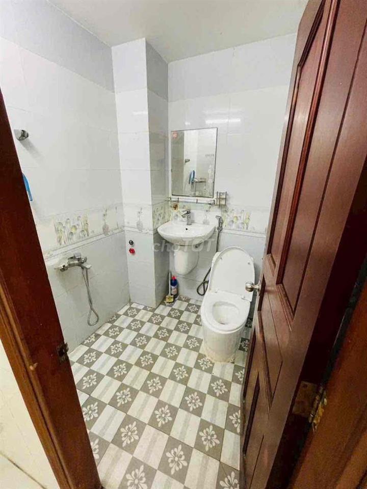 Nhà lầu mới 2 phòng 2 máy lạnh hẻm Mậu Thân gần Lotte
