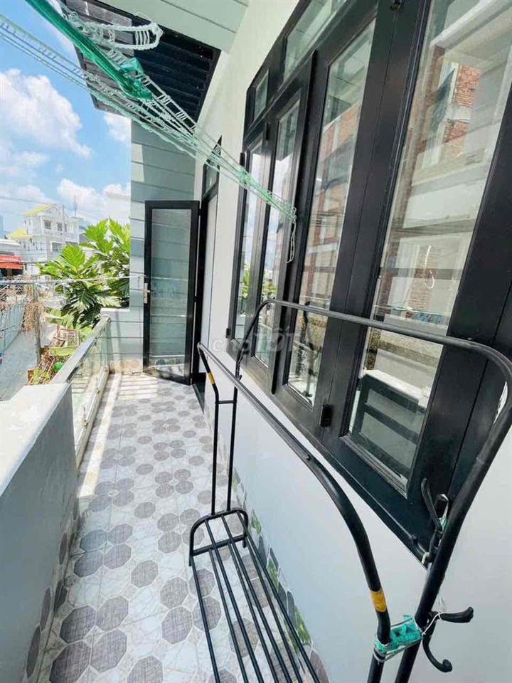 Nhà lầu mới 2 phòng 2 máy lạnh hẻm Mậu Thân gần Lotte