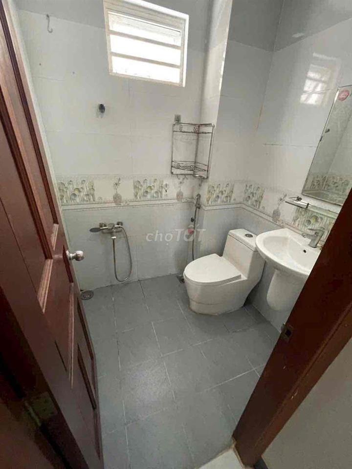 Nhà lầu mới 2 phòng 2 máy lạnh hẻm Mậu Thân gần Lotte