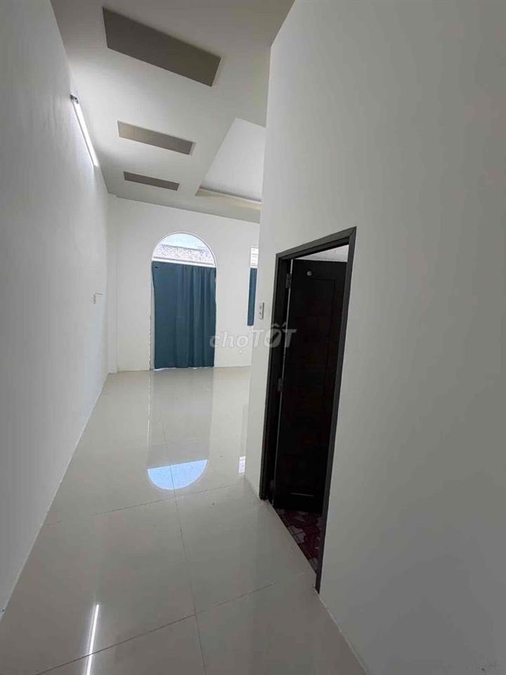 Nhà lầu 2 phòng kdc 91B