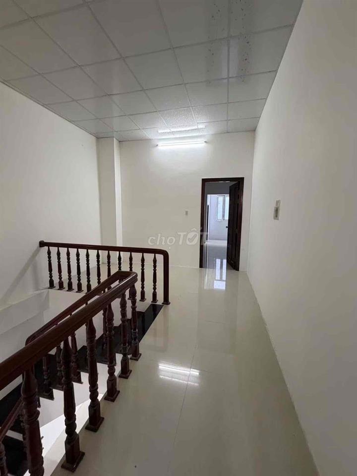 Nhà lầu 2 phòng kdc 91B