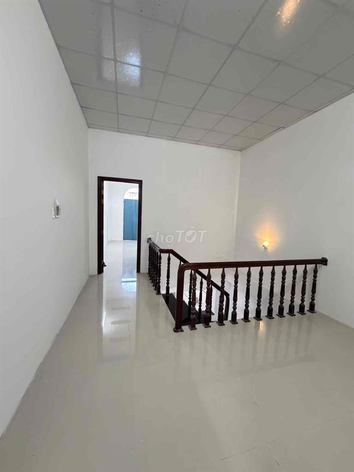 Nhà lầu 2 phòng kdc 91B