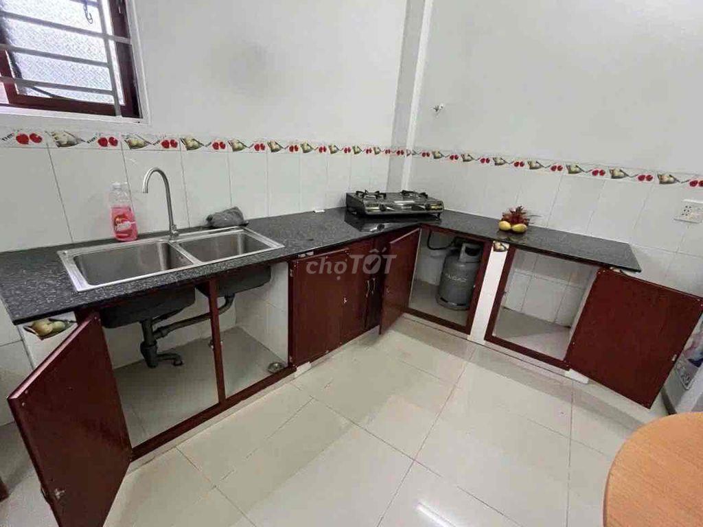 Nhà mới 2 phòng có nội thất hẻm đường Nhật Tảo