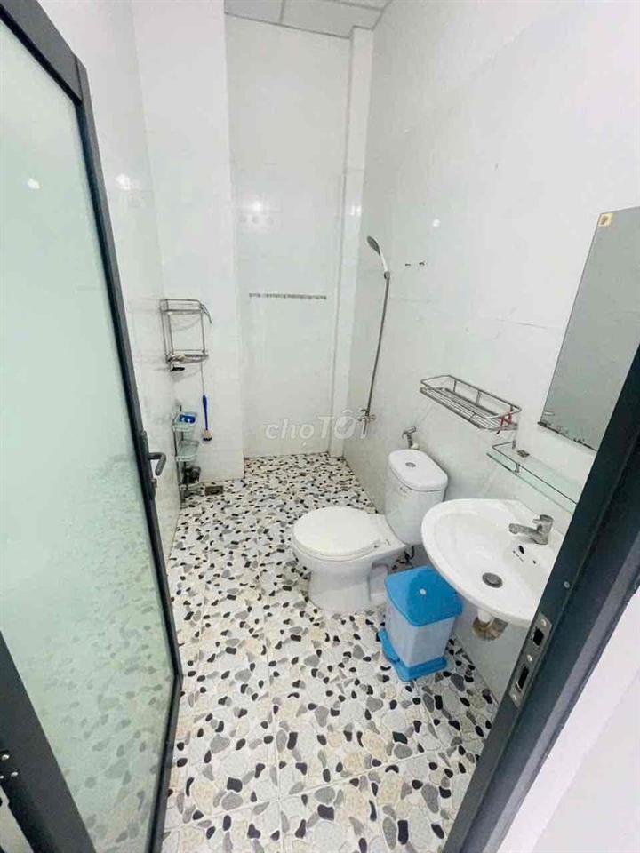 Nhà trệt 2 lầu KDC 586