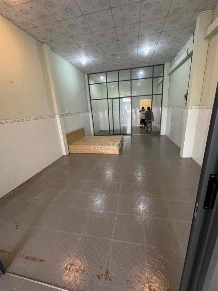 Nhà trống suốt KDC Hồng Phát