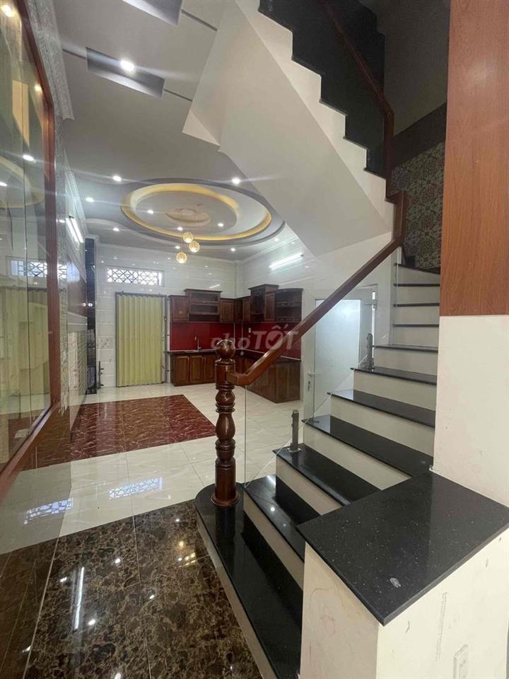 Nhà trệt 2 lầu mới KdC ĐH Y Dược