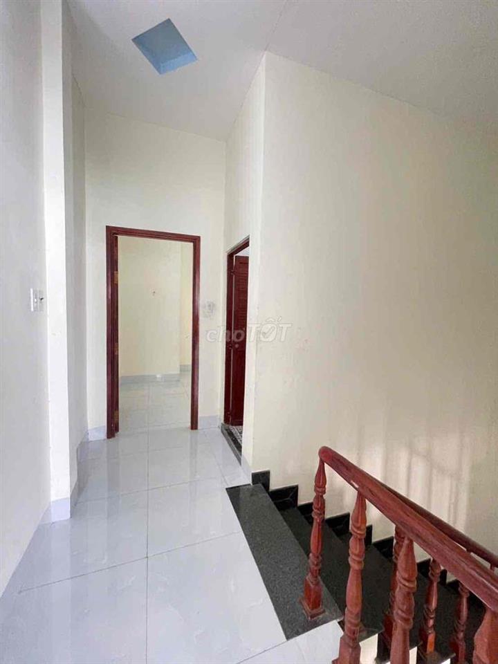 Nhà lầu 2 phòng KdC Đối Diện BV Nhi Đồng
