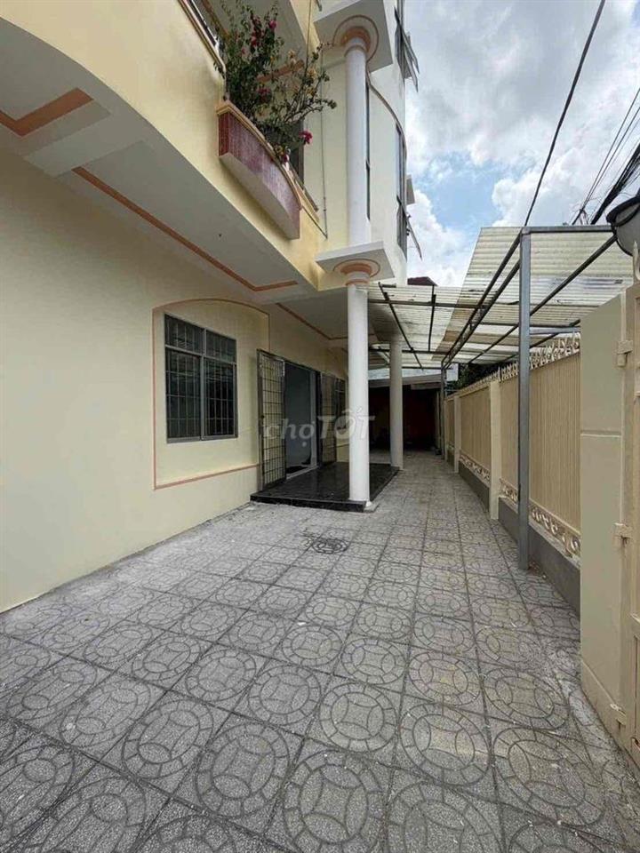 Biệt thự 600m2 kdc số 9 đường 30/4