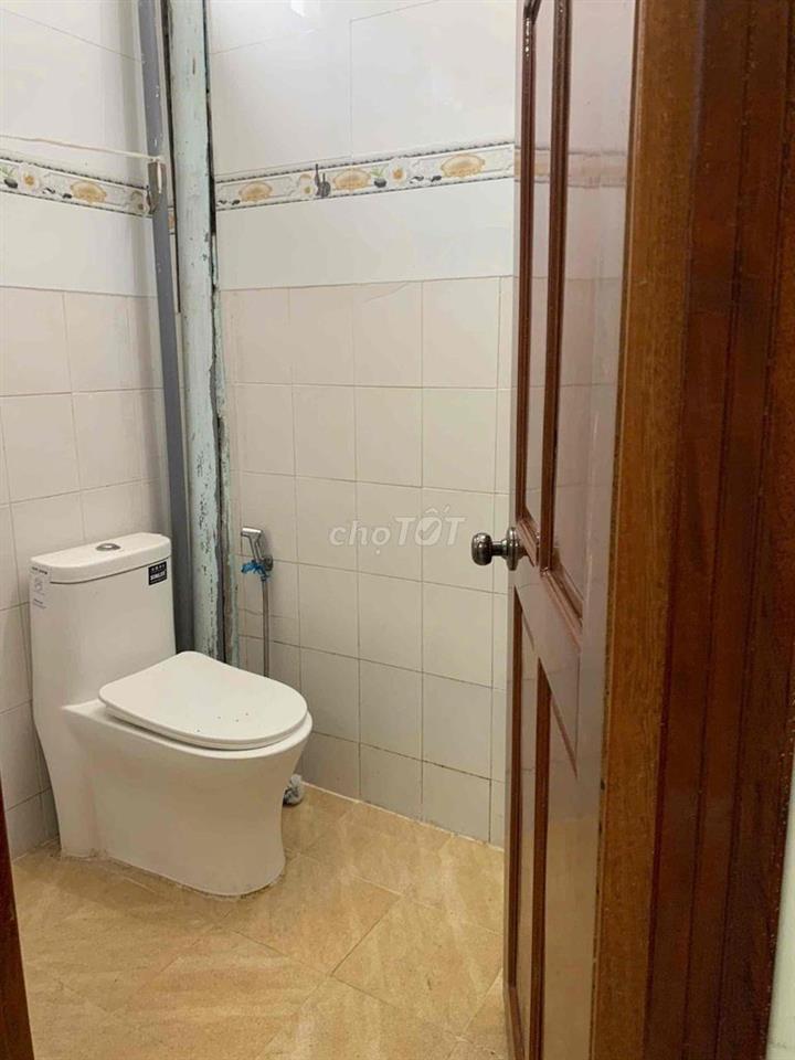 Nhà 2 phòng hẻm 11 Đa Khoa Trung Ương