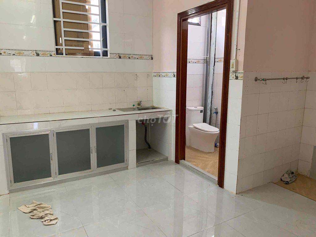 Nhà 2 phòng hẻm 11 Đa Khoa Trung Ương